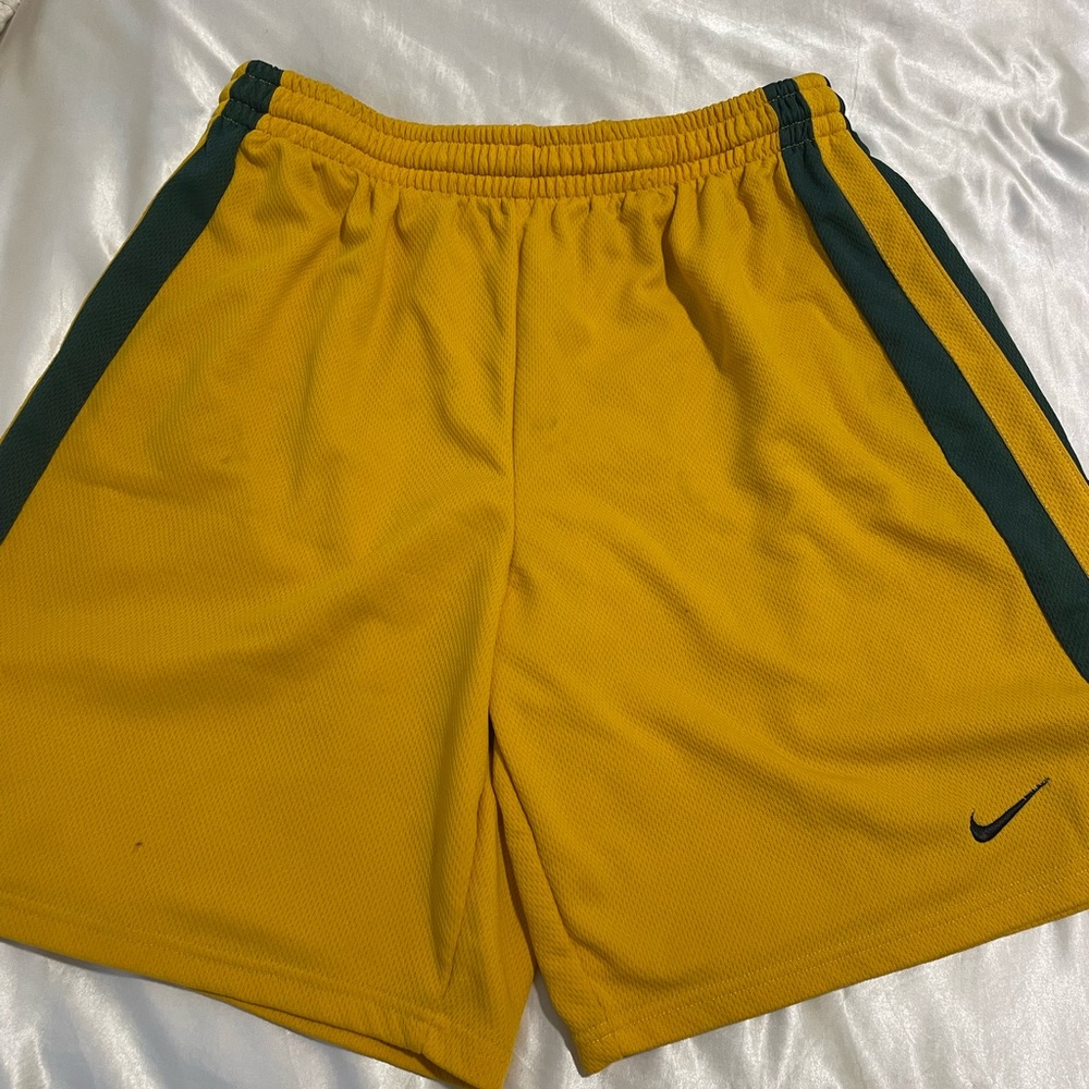 Mens athletic shorts
